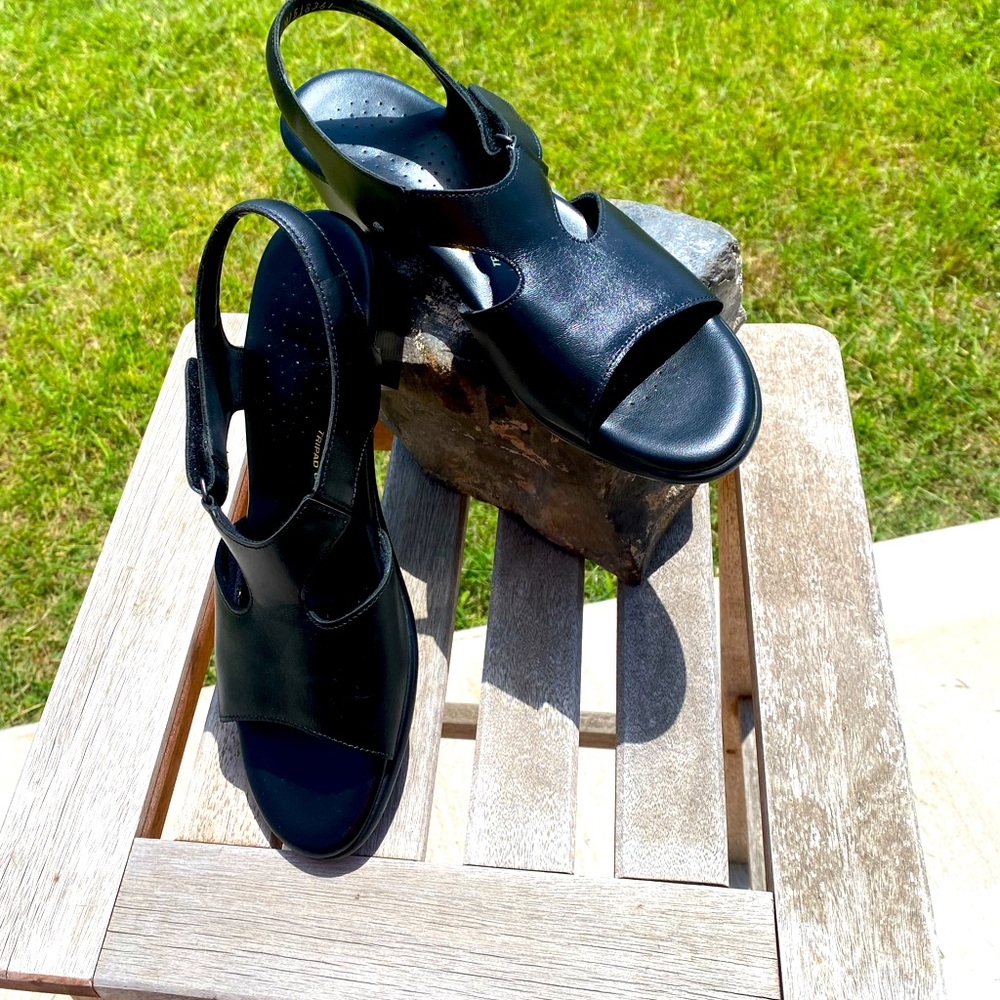 SAS Women's Black Sandals 10